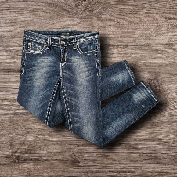 Seductions Denim - Cute Jeans with Fun Pockets and distressed Detail. Seductions FD.